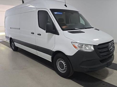 Used 2021 Mercedes-Benz Sprinter 2500 w/ Driver Convenience Package image 4