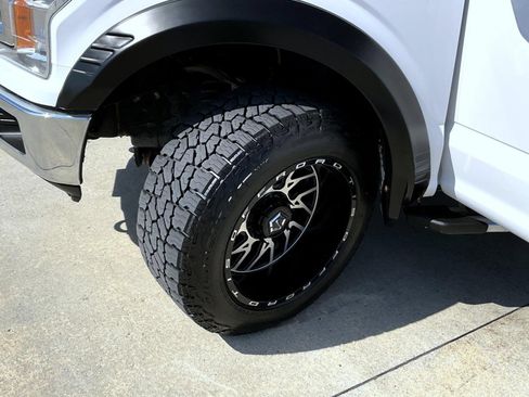 Used 2019 Ford F150 XLT w/ Equipment Group 302A Luxury AWD/4WD image 23