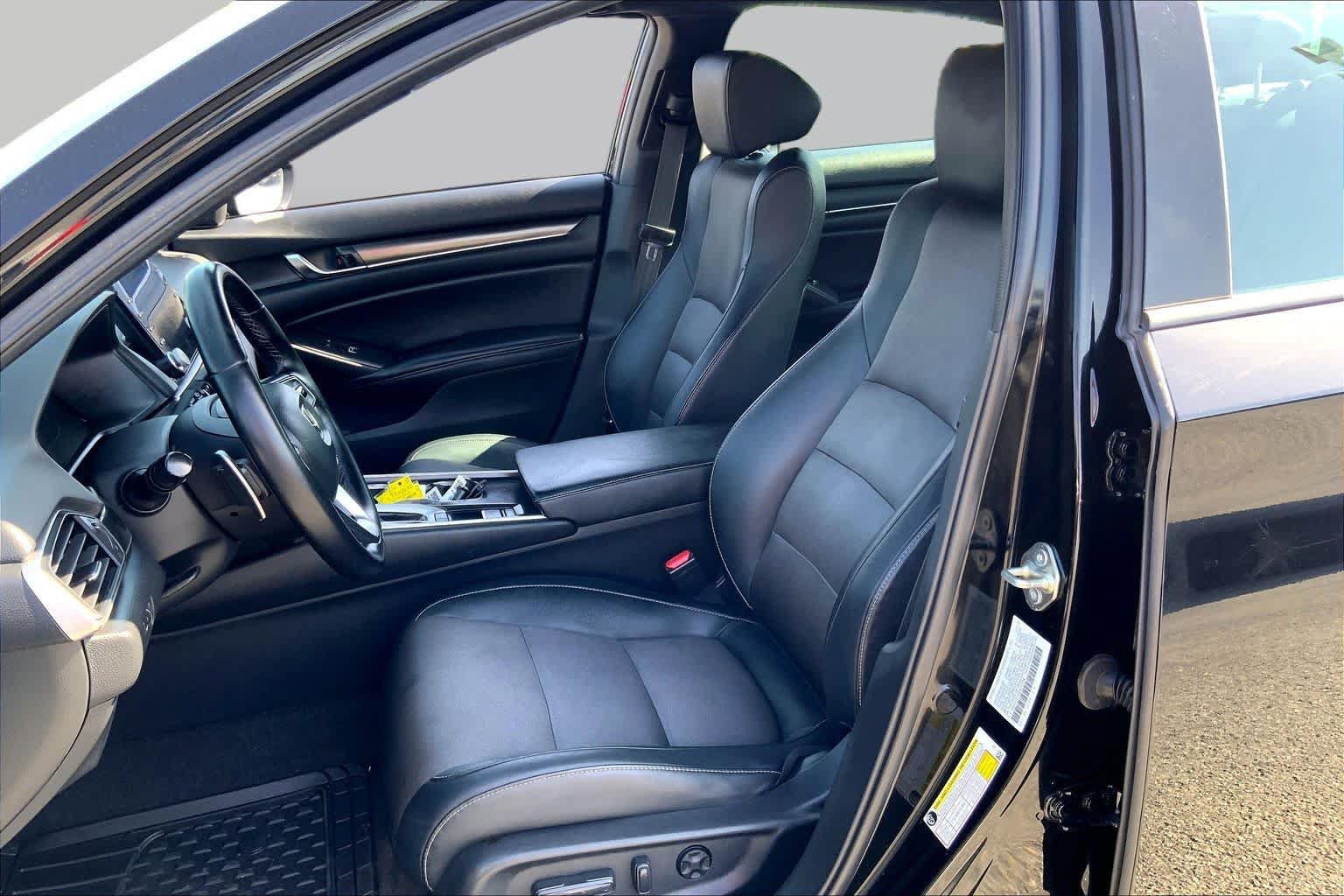 Used 2018 Honda Accord Sport image 8