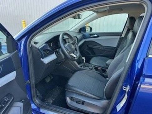 Used 2022 Volkswagen Taos SE image 9