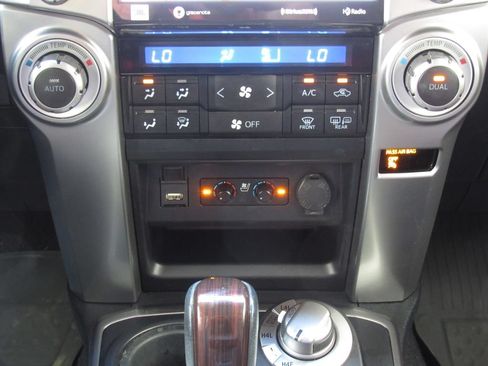 Used 2021 Toyota 4Runner Limited AWD/4WD image 34