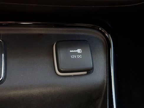 Used 2019 Jeep Compass Latitude FWD image 27