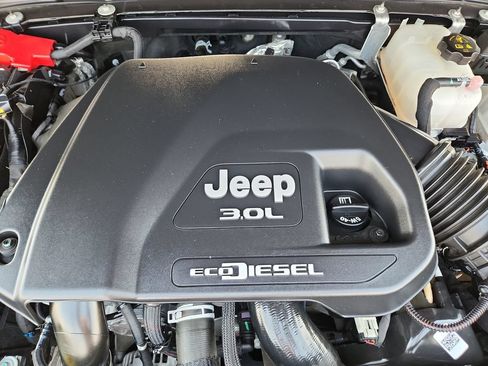 Used 2022 Jeep Gladiator Rubicon w/ LED Lighting Group AWD/4WD image 27