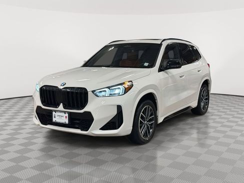 Used 2023 BMW X1 xDrive28i w/ M Sport Package image 3