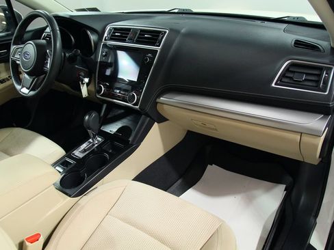 Used 2019 Subaru Outback 2.5i Premium AWD/4WD image 19