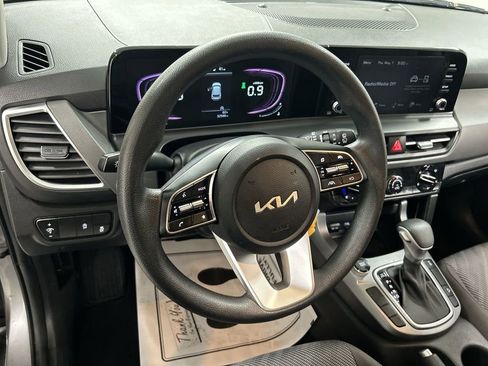 Certified 2024 Kia Seltos LX AWD/4WD image 4