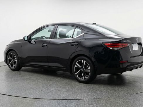 Used 2025 Nissan Sentra SV image 6