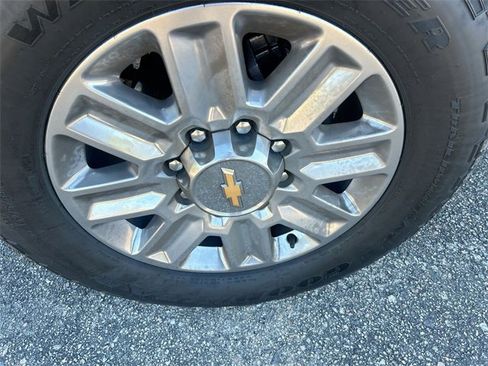 Certified 2025 Chevrolet Silverado 2500 High Country w/ High Country Premium Package image 14