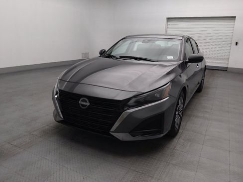 Used 2025 Nissan Altima 2.5 SV FWD image 15