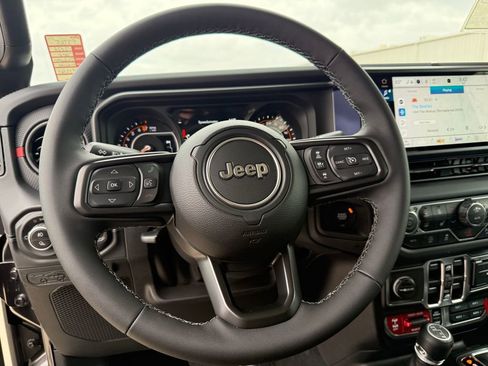 New 2026 Jeep Gladiator Rubicon w/ Safety Group AWD/4WD image 31
