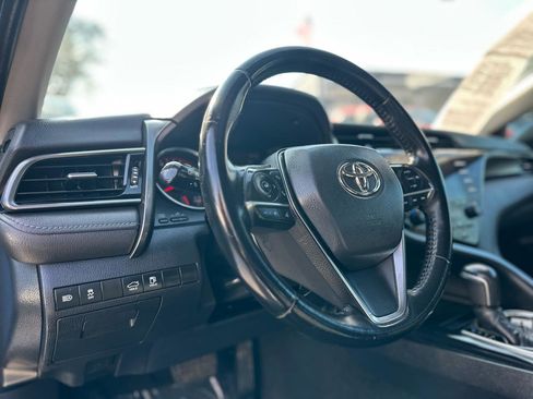 Used 2019 Toyota Camry XSE FWD image 13