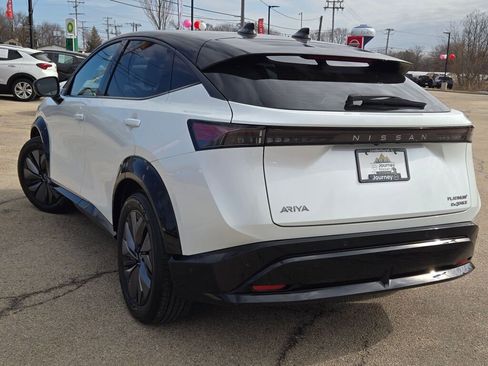 Used 2023 Nissan Ariya image 16