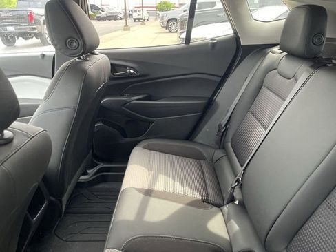 Used 2024 Chevrolet Trax LT w/ Driver Confidence Package FWD image 4