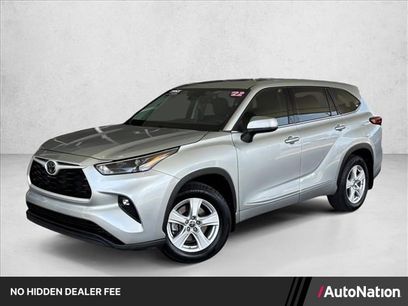 Used 2022 Toyota Highlander LE
