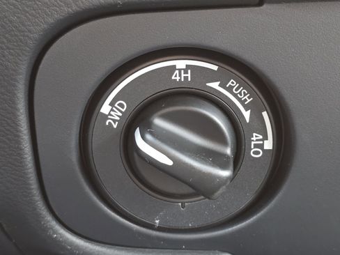 New 2026 Nissan Frontier SV image 16