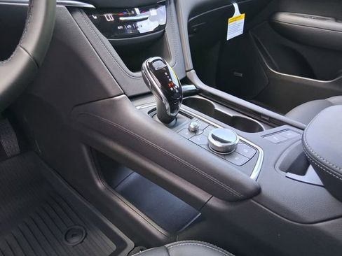 New 2026 Cadillac XT5 Luxury image 15