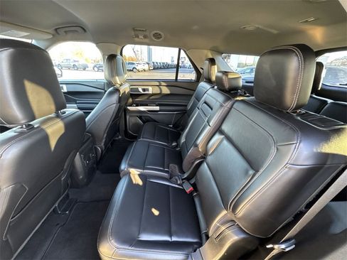 Used 2023 Ford Explorer XLT w/ Equipment Group 202A image 21