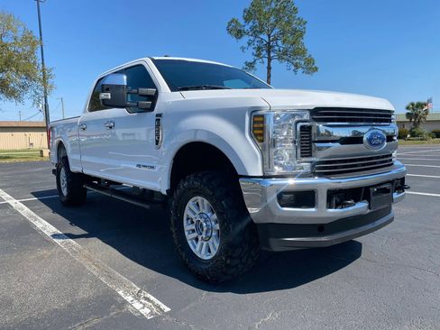 Used 2019 Ford F250 XLT w/ FX4 Off-Road Package image 4