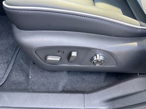 New 2026 Buick Enclave Avenir AWD/4WD image 17