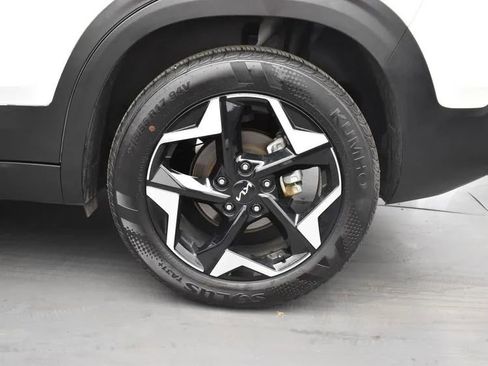 Used 2025 Kia Seltos S FWD image 36