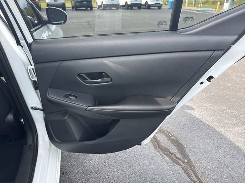 Used 2025 Nissan Sentra SV FWD image 33