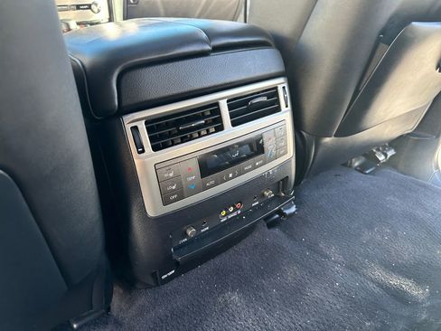 Used 2015 Lexus LX 570 4WD w/ Luxury Package image 29