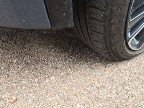 Used 2025 Toyota Prius Limited image 4