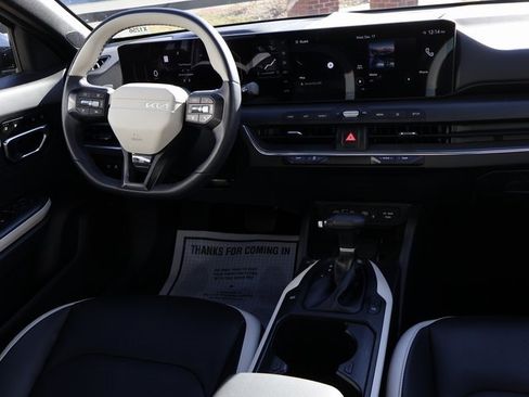 Used 2025 Kia K4 GT-Line w/ GT-Line Premium Package image 14