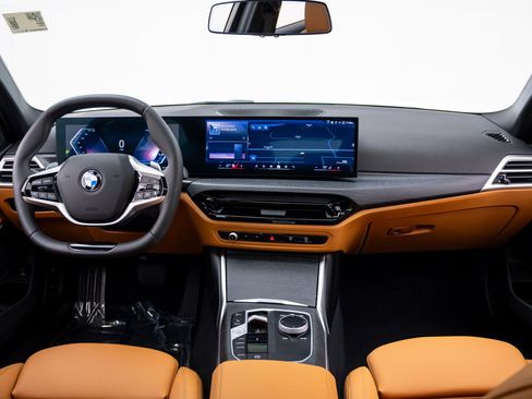 Certified 2025 BMW 330i xDrive Sedan AWD/4WD image 10