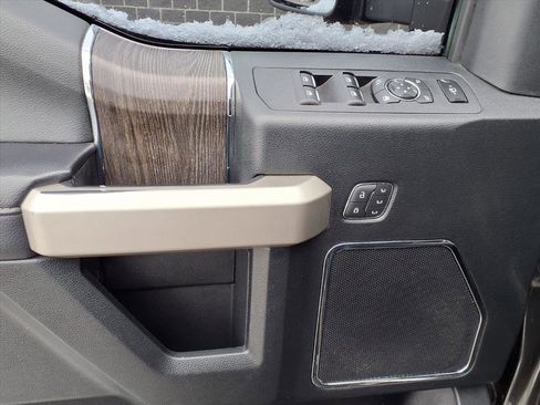 Used 2020 Ford F350 Lariat image 11