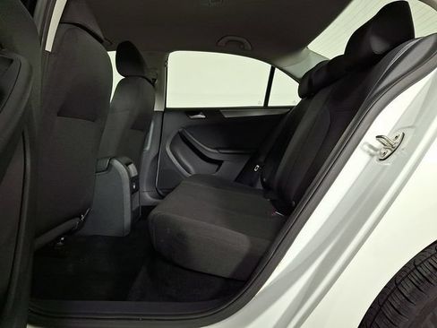 Used 2015 Volkswagen Jetta SE FWD image 12