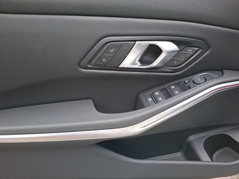 Certified 2025 BMW 330i xDrive Sedan AWD/4WD image 8