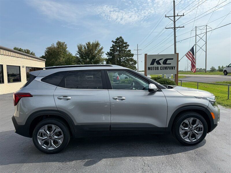 Used 2024 Kia Seltos S AWD/4WD image 6