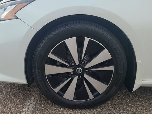 Used 2019 Nissan Altima 2.5 SL FWD image 10