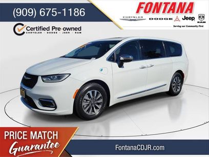 Certified 2023 Chrysler Pacifica Limited