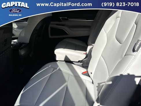 Used 2024 Kia Telluride S w/ S Sunroof Package FWD image 18