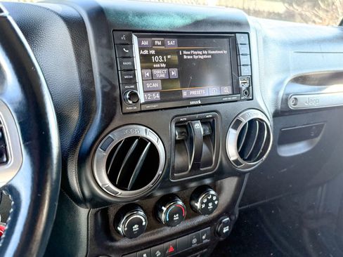 Used 2018 Jeep Wrangler Sport image 17