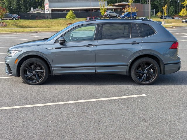 Used 2023 Volkswagen Tiguan SE R-Line FWD image 7