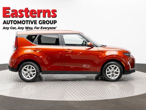 Used 2024 Kia Soul LX w/ Option Group 015 FWD image 4