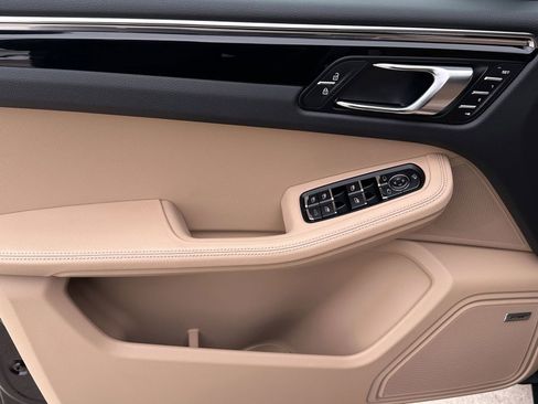 New 2026 Porsche Macan image 15