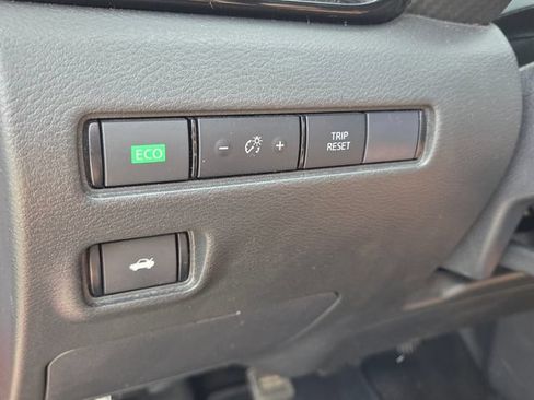 Used 2024 Nissan Sentra SR FWD image 28