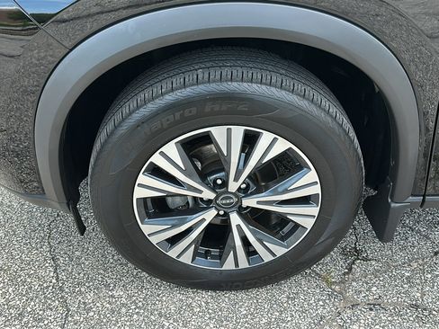Certified 2023 Nissan Rogue SV w/ SV Premium B Package AWD/4WD image 8