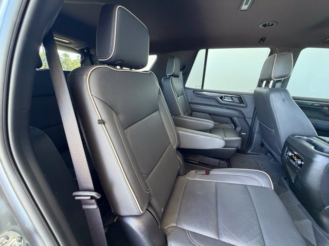 Used 2025 GMC Yukon Elevation RWD image 28