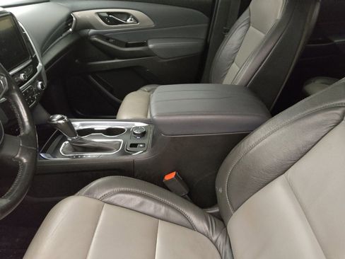 Used 2019 Chevrolet Traverse LT image 17