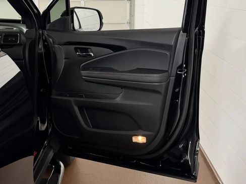 Used 2023 Honda Ridgeline Black Edition image 39