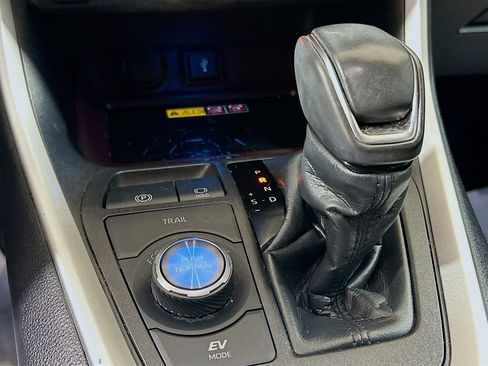 Used 2022 Toyota RAV4 Limited AWD/4WD image 15