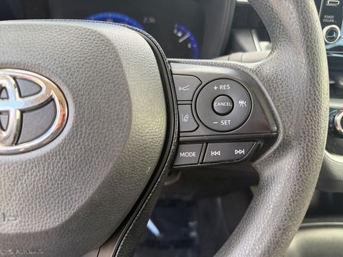 Used 2020 Toyota Corolla LE FWD image 16