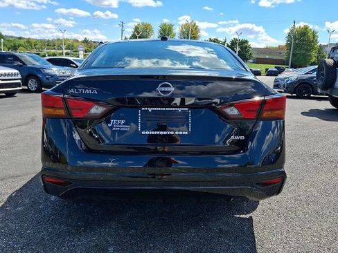Used 2025 Nissan Altima 2.5 SV AWD/4WD image 7