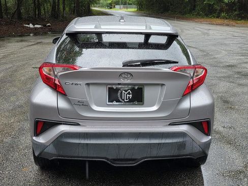 Used 2019 Toyota C-HR XLE FWD image 3
