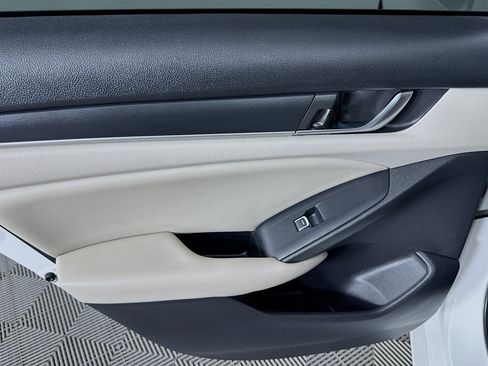 Used 2020 Honda Accord LX image 24